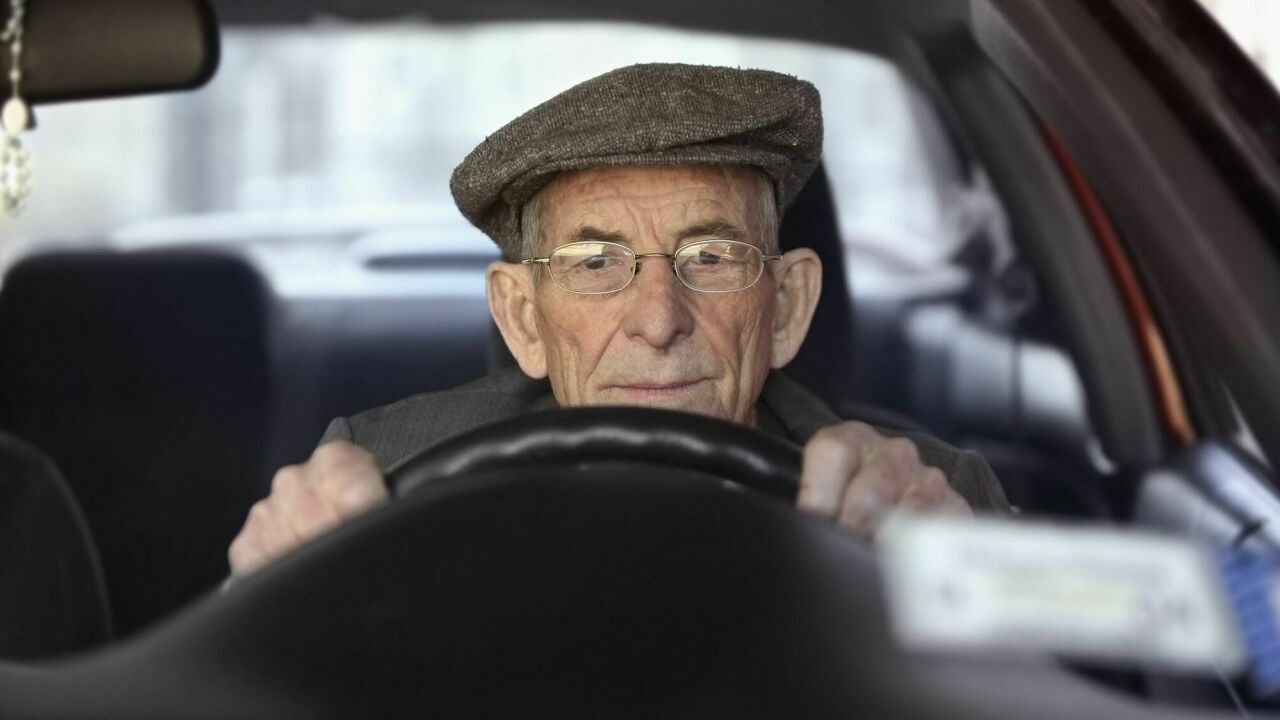 Sano hyvästit yli 65-vuotiaiden ajokortille: he eivät voi uusia ajokorttiaan, jos eivät täytä tätä vaatimusta.