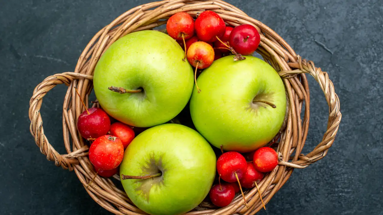 Tukien käyttö hedelmien välillä keittiössä: mihin sitä tarvitaan ja miksi sitä suositellaan.