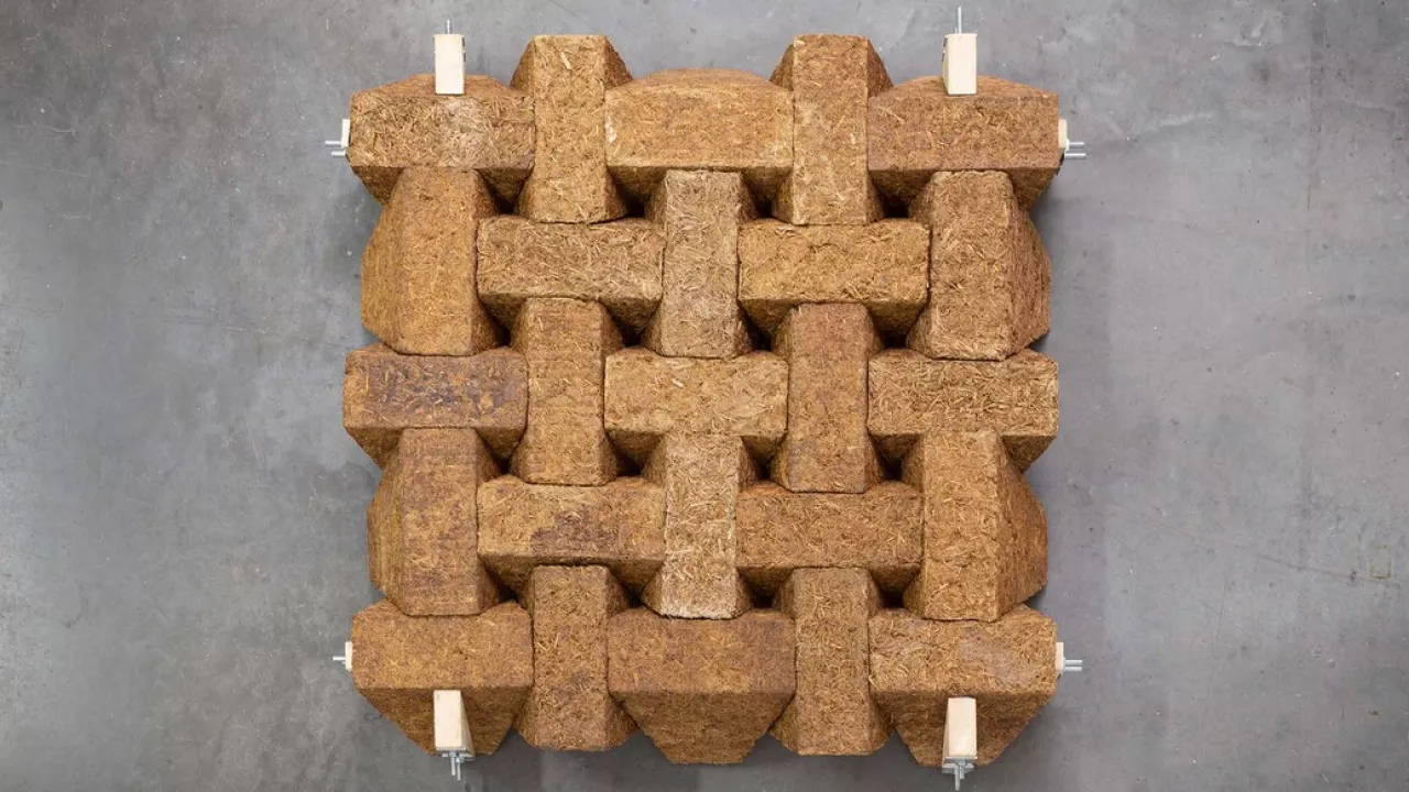 Miltä näyttävät rakennusmateriaalit, jotka on valmistettu sokeriruo'osta, bakteereista tai panimon jätteistä?