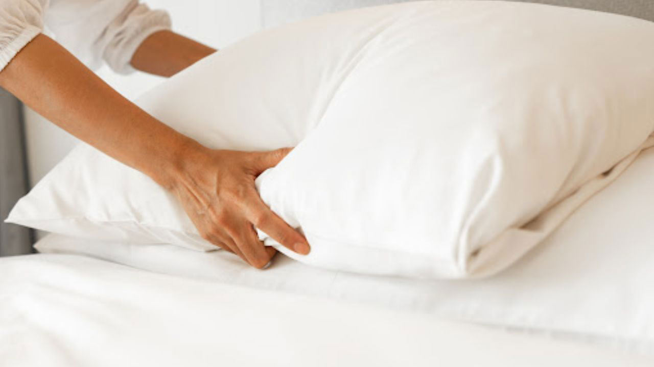 Älä pese tyynyliinoja joka viikko, se on virhe: kuinka usein se on tarpeen ja miksi?