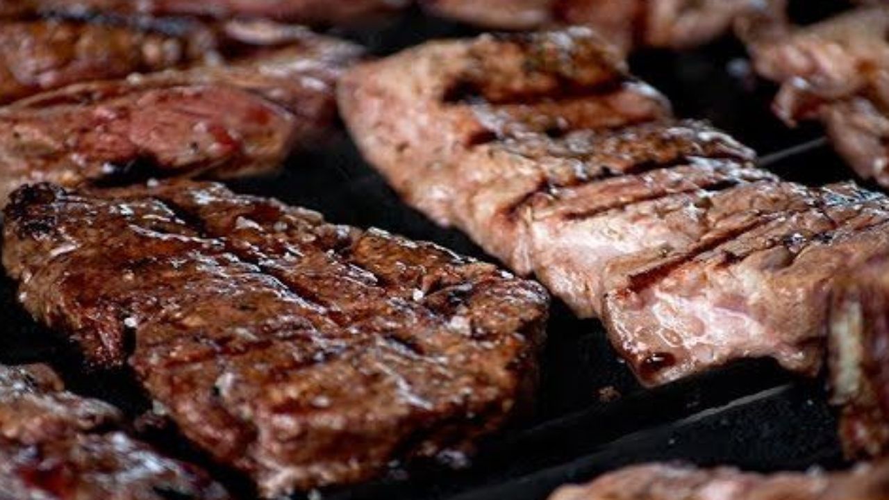 Ei puuhiiltä, ei puuta: uusi trendi nopeampaan ja helpompaan grillaukseen vuonna 2026.