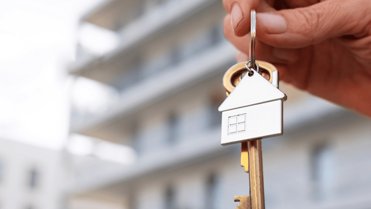 Asuntojen vuokrausta koskeva laki on kumottu: häätö on poissuljettu, ja vuokralaiset voivat nyt jäädä asumaan kotiinsa pidempään.