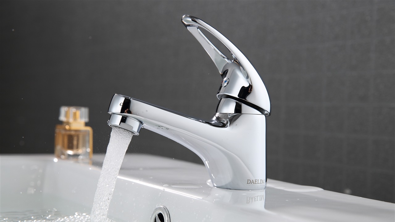 Kiiltävien, likaantumattomien hanojen salaisuus: ne pysyvät kiiltävänä kuin uudet vahingoittamatta pintaa.