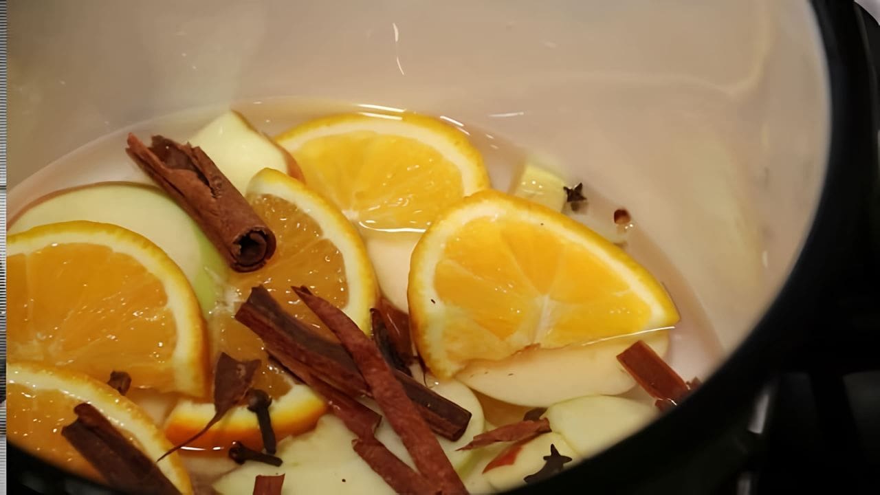 Mandariinin kuoren keittäminen pippurin ja kanelin kanssa: mihin se on hyödyllistä ja miksi sitä suositellaan.