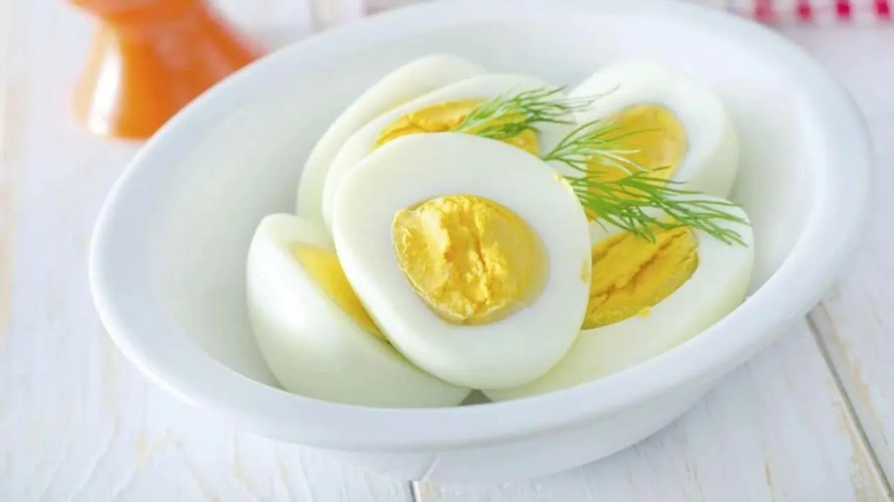 Ei munakokkelia eikä paistettuja munia: oikea tapa valmistaa munia, jotta kaikki niiden ravintoaineet säilyvät.