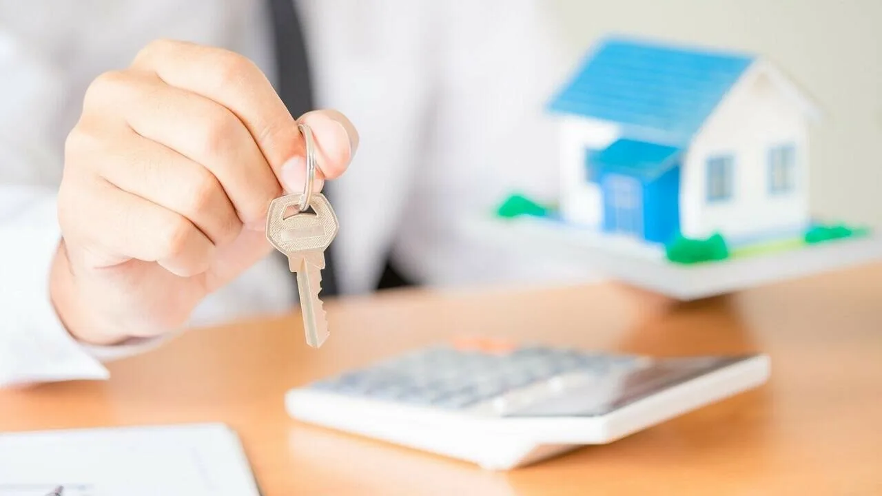 65-vuotiaat ja sitä vanhemmat henkilöt, nuoret ja perheet voivat saada apua vuokran maksamiseen. Mitkä ovat vaatimukset?