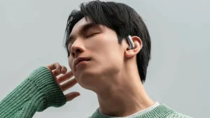 Vuotanut tieto paljastaa OpenAI:n fyysisen laitteen: korvien taakse asetettavat kuulokkeet.