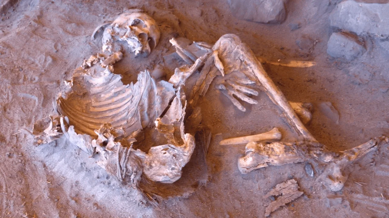 Yli 12 000 vuotta maan alla: tutkijat ovat löytäneet ihmisen vanhimman rekisteröidyn geneettisen sairauden.