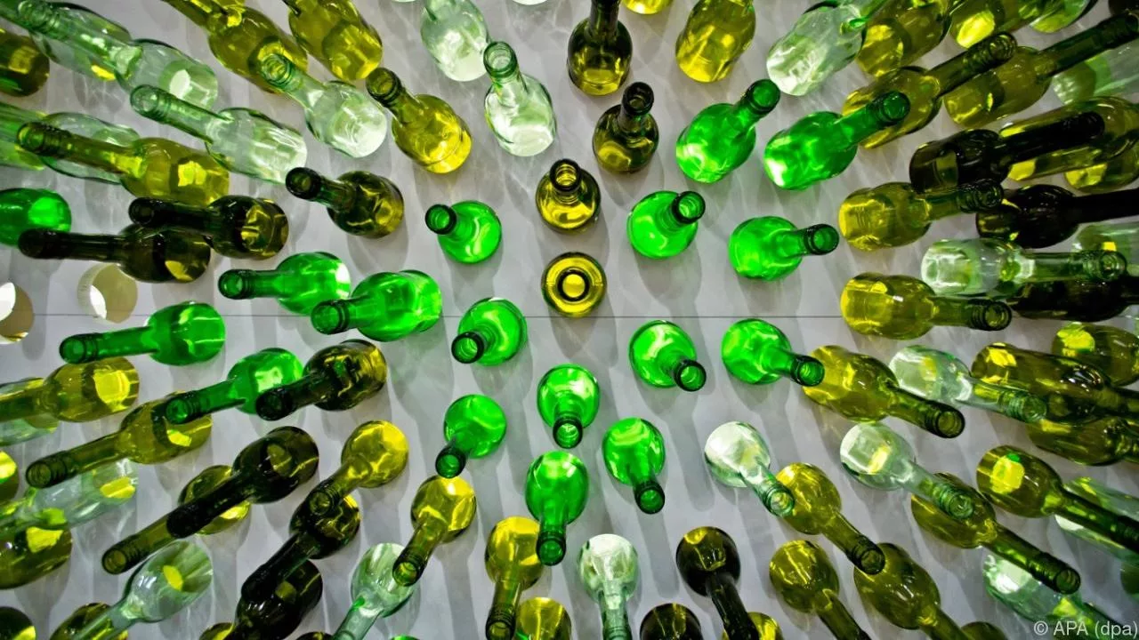 Jos sinulla on tyhjiä lasipulloja, sinulla on aarre: unohdetusta säiliöstä moderniin sisustuselementtiin.