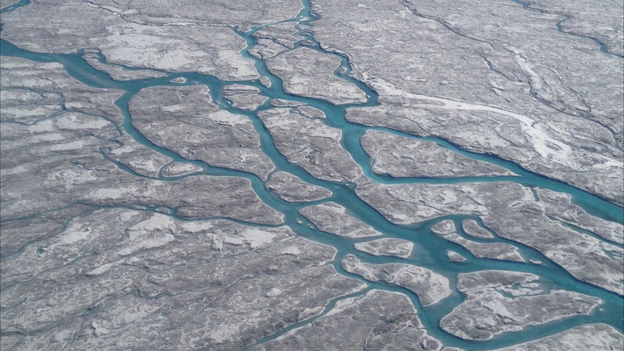Tutkijat olettavat, että mineraalipölyllä voi olla merkitystä Grönlannin nopeassa ja peruuttamattomassa jääpeitteen menetyksessä.