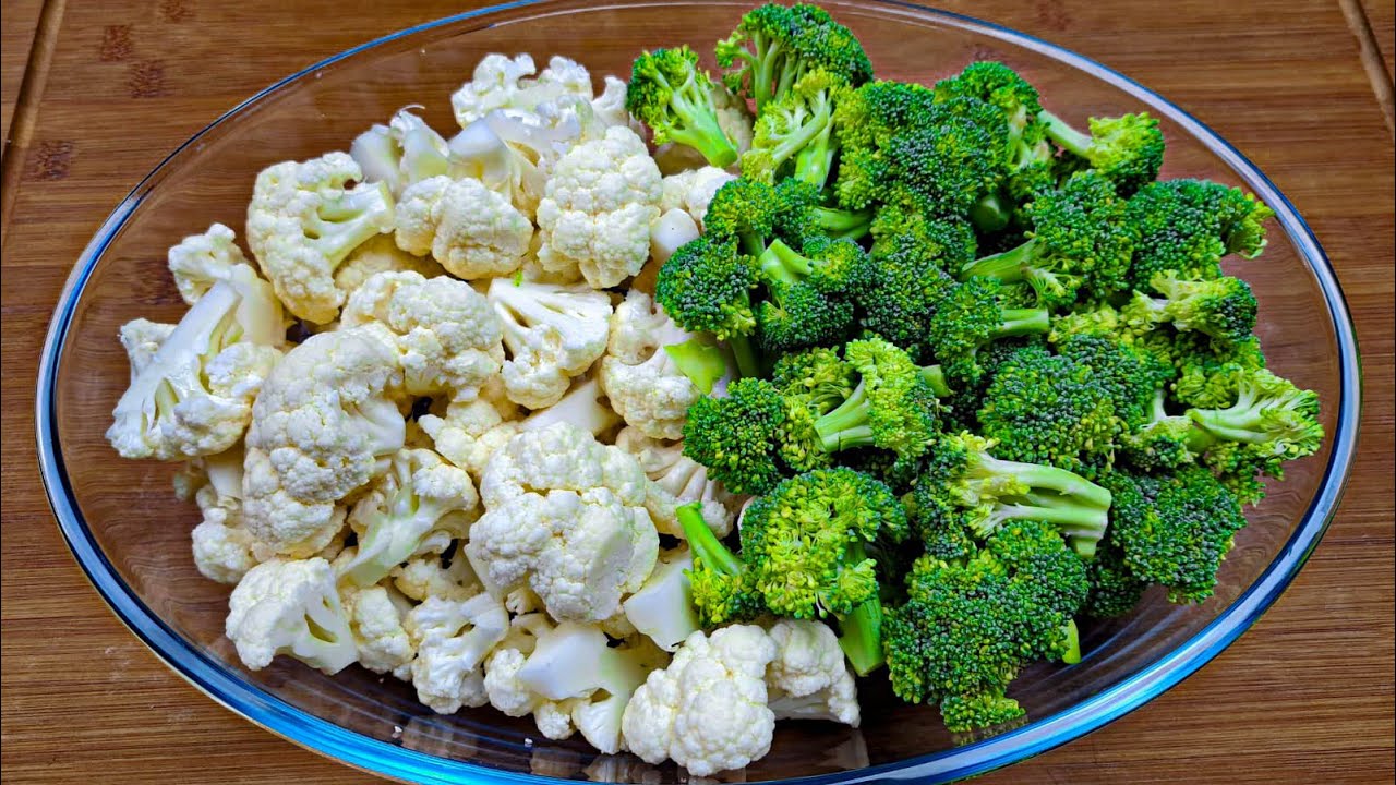 Ei keitettyä eikä mikroaaltouunissa lämmitettyä: parsakaali ja kukkakaali maistuvat paremmalta (ja ovat vähemmän hajuisia), jos ne valmistetaan vain yhden ainesosan kanssa.