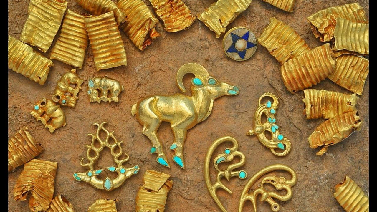 Arkeologit olivat järkyttyneitä: analysoituaan kaksi kultaista esinettä Kreikassa he löysivät odottamattomia aurinkosymboleja.