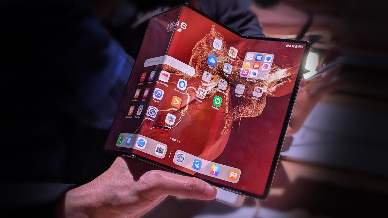 Kaikista taitettavista ja ultrakapeista puhelimista löytyy yksi selvä voittaja: järkevin ostos on keskitason hintaluokan tylsä puhelin.