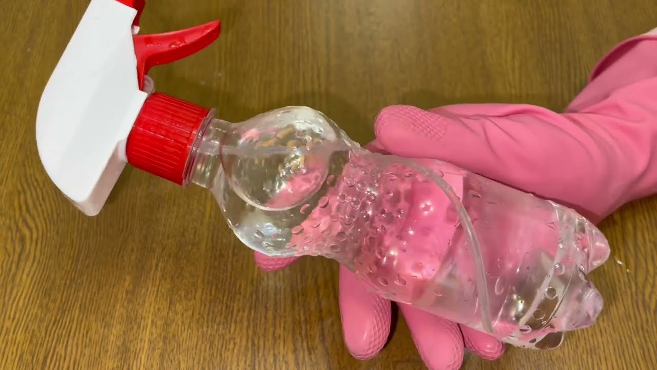 Voit käyttää sitä uudelleen kodin siivouksen parantamiseen: kuinka käyttää alkoholia pintojen puhdistamiseen.