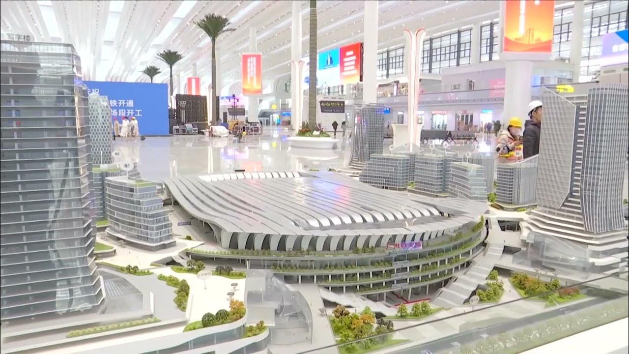 Kiinan piti rakentaa rautatieasema yhdeksässä tunnissa: se selviytyi tehtävästä 1500 työntekijän, 23 kaivinkoneenkuljettajan ja armeijan avulla.