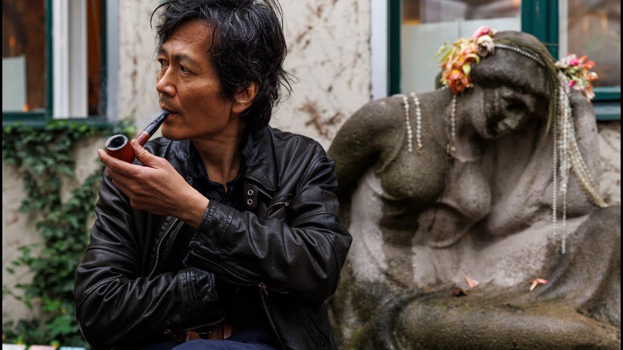 Filosofi Byeong-Chul Han: ”Kotisi hiljaisuus on ainoa paikka, jossa voit kuunnella itseäsi ilman, että ulkoiset äänet häiritsevät sinua ja sanelevat, miten sinun pitäisi käyttäytyä.”