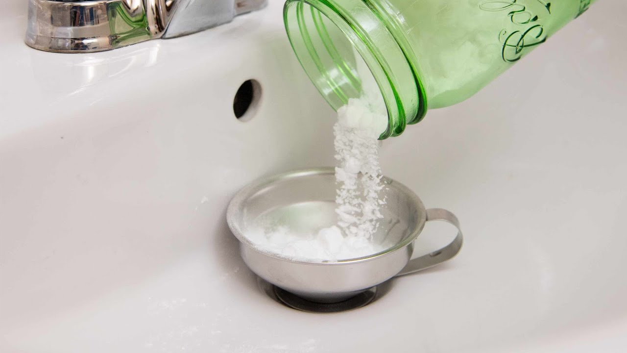 Kaada appelsiinimehua ja ruokasoodaa kylpyhuoneen viemäriin: miksi se on tarpeen ja kuinka usein se tulisi tehdä.
