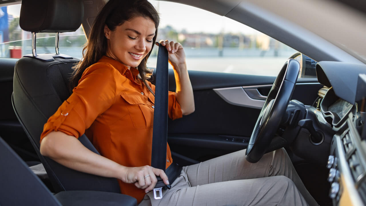 Hallitus tarkastaa jokaisen ajoneuvon varmistaakseen, että se täyttää yhden liikenneviraston perusvaatimuksista.