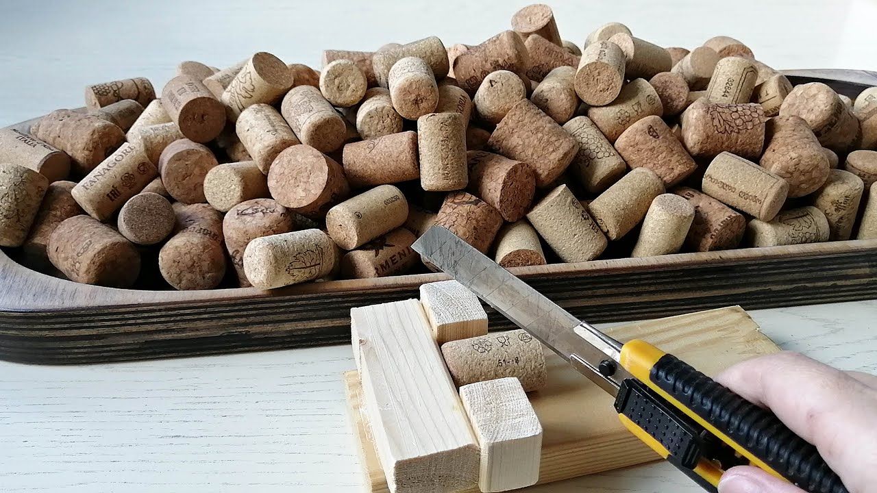 Jos olet koskaan käyttänyt korkkeja, sinulla on aarre: vaiheittainen opas niiden muuttamisesta hyödyllisiksi ja tyylikkäiksi esineiksi.