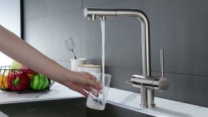 Tukoksen poistaminen hanasta: miksi se on suositeltavaa ja minkä ongelman se ratkaisee.