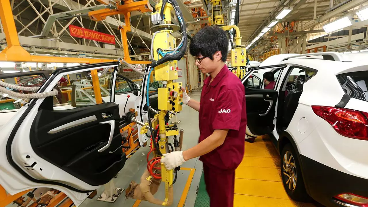 Kiina on edelläkävijä ja suunnittelee avaavansa ensimmäisen autotehtaan, jossa kukaan ei työskentele.