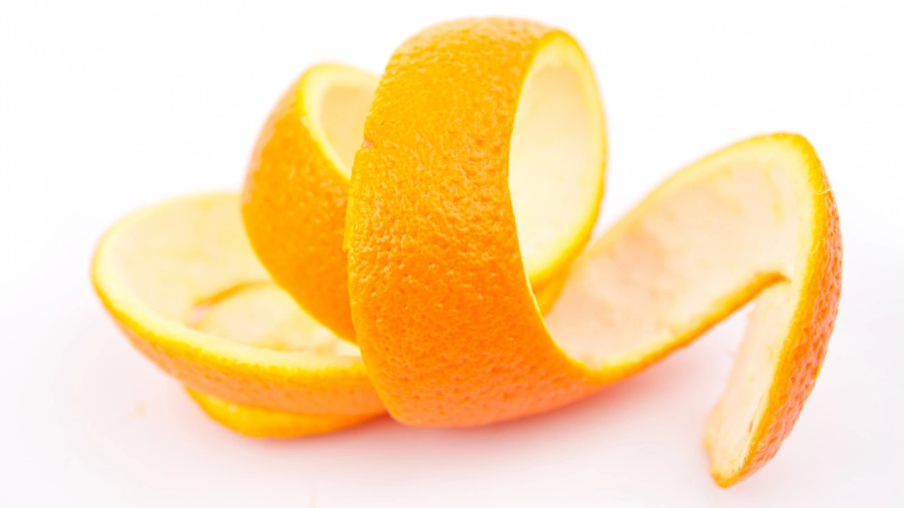 Sitruunan ja appelsiinin kuori ja etikka: mihin tätä voimakasta seosta käytetään ja miksi sitä suositellaan?