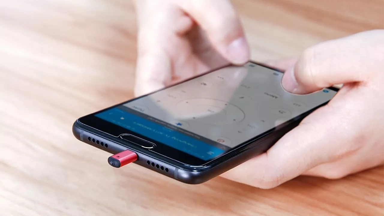 Onko puhelimessasi infrapunaportti: Opi, miten voit tarkistaa sen ja mitkä toiminnot voivat olla sinulle hyödyllisiä.