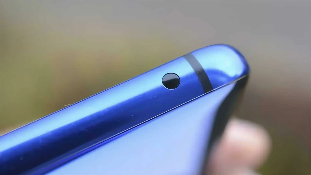 Onko puhelimessasi infrapunaportti: Opi, miten voit tarkistaa sen ja mitkä toiminnot voivat olla sinulle hyödyllisiä.