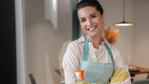 Siivooja irtisanottiin 545 päivän poissaolon jälkeen, ja hän haastoi yrityksen oikeuteen vaatiakseen suurempaa irtisanomiskorvausta.