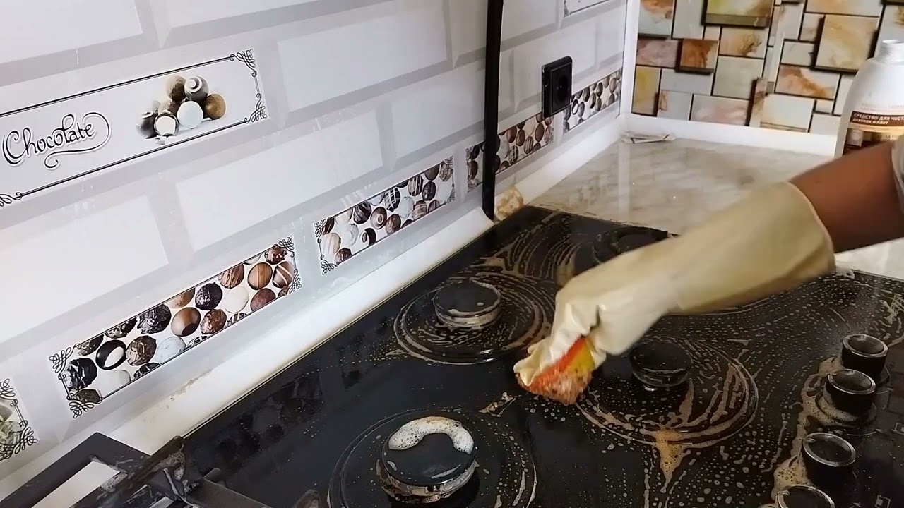 Ei valkaisuaineita, ei kiillotusaineita: yksinkertainen salaisuus, kuinka puhdistaa palanut liesi ja palauttaa sen loistava puhtaus.