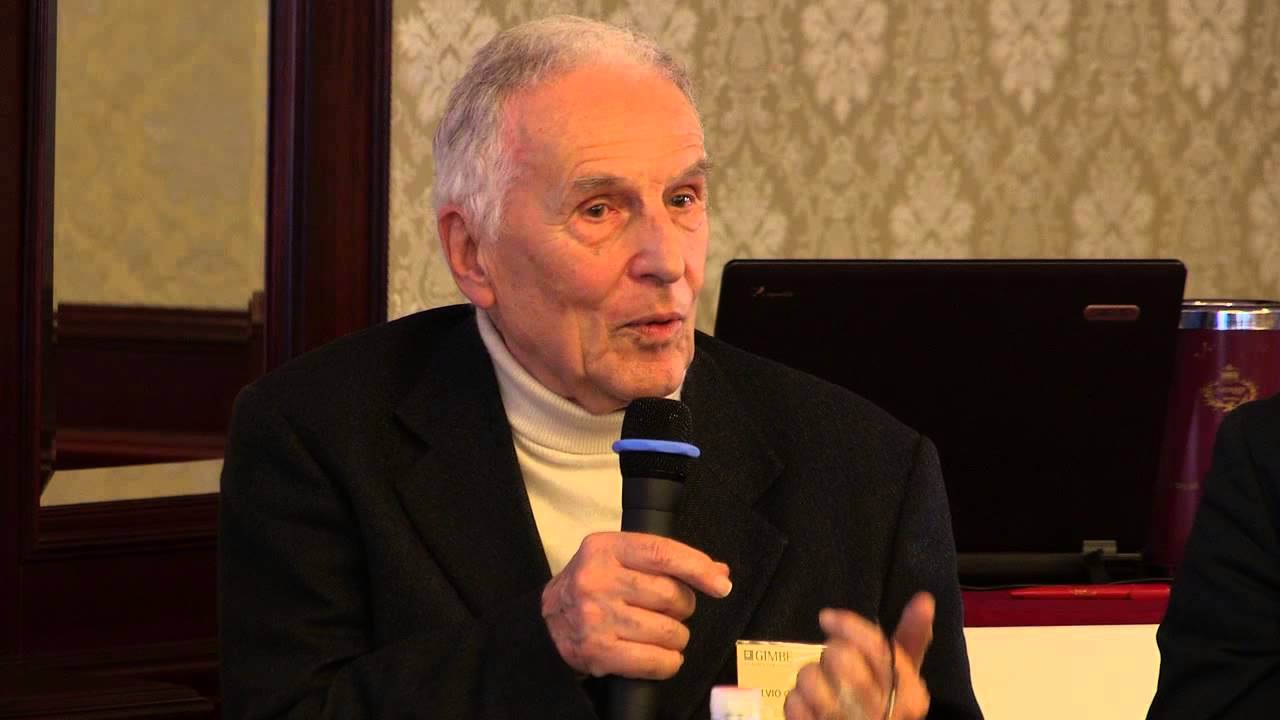 97-vuotias onkologi: ”Pitkän elämän salaisuus ei ole viisi ateriaa päivässä, vaan pienet annokset.”