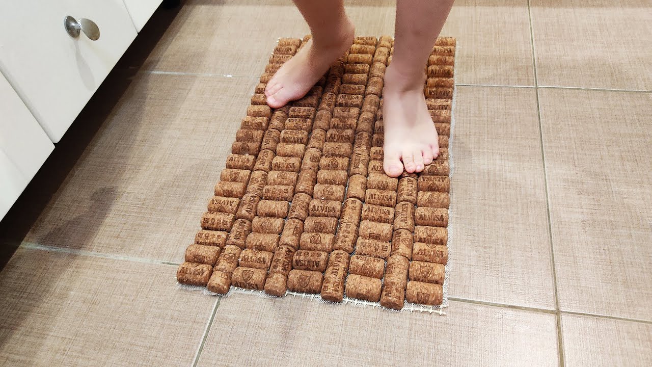 Jos olet koskaan käyttänyt korkkeja, sinulla on aarre: vaiheittainen opas niiden muuttamisesta hyödyllisiksi ja tyylikkäiksi esineiksi.