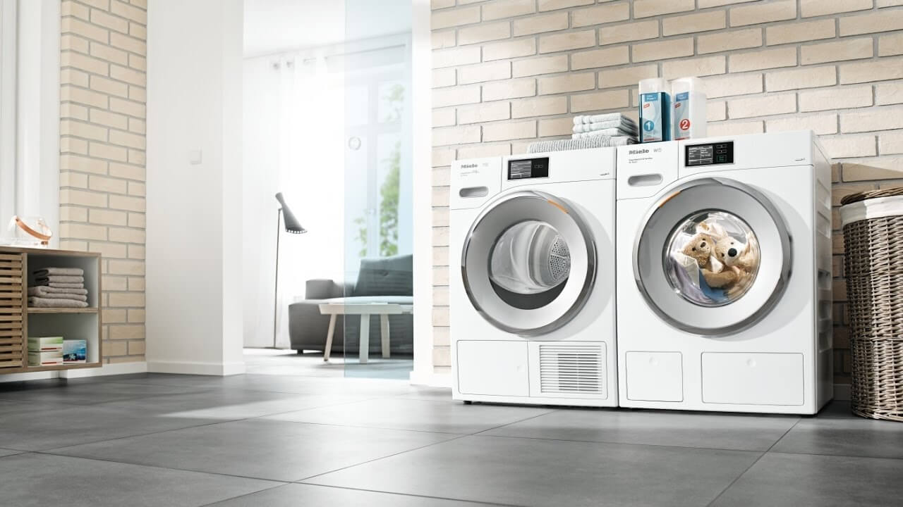 Kemian insinööri vahvistaa tämän: ”Ruokasooda ja etikka eivät sovellu pesukoneiden puhdistamiseen”.